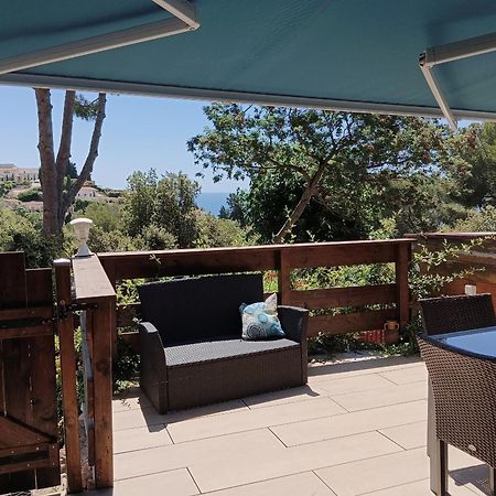 petite maison au calme - piscine en copropriété, terrasse, mer Vallauris Exterior foto